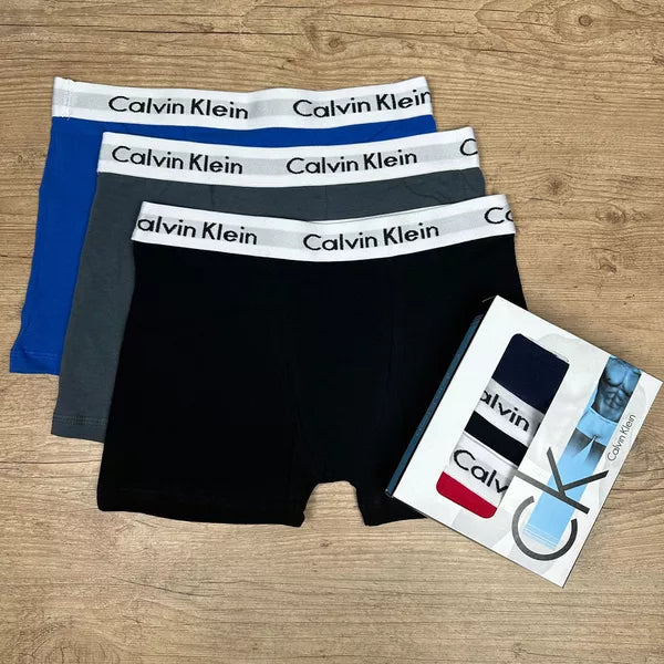 Kit com 3 Cuecas Boxer Calvin Klein