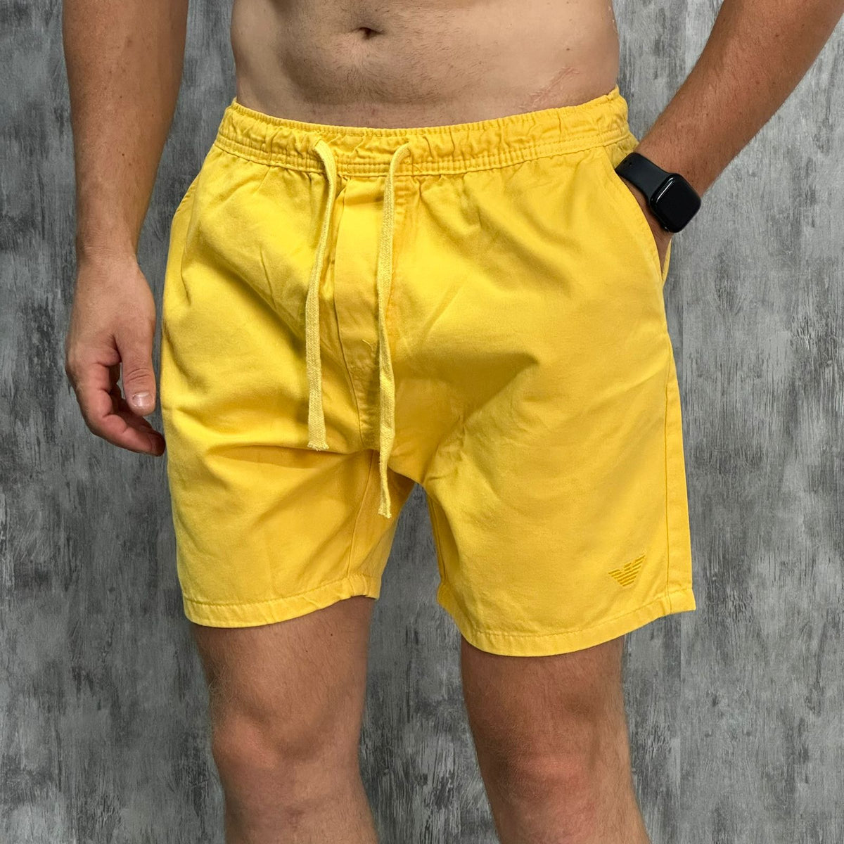 Shorts em Sarja Armani Amarelo